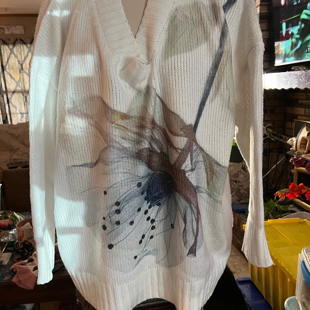 SHEIN White V-Neck Sweater with Artistic Floral Print